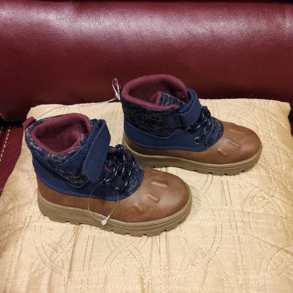 NWOT Carter's Duck Boots Size Toddler 8 - Picture 2 of 6